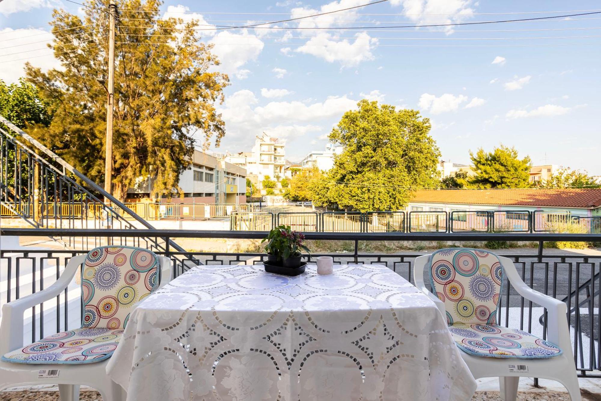 Kalamata'S Sunny Retreat Near The Historic Center Esterno foto