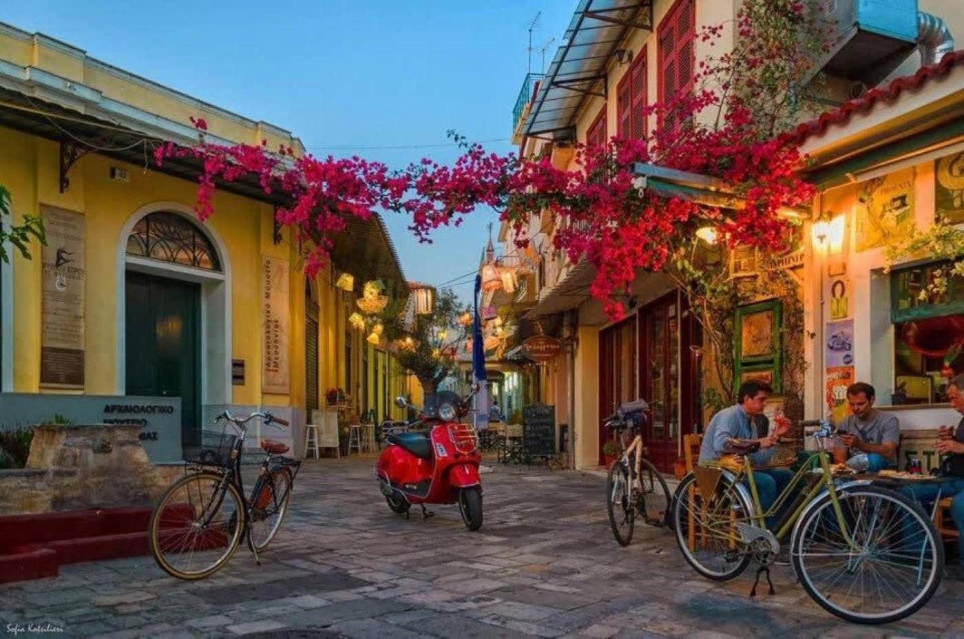 Kalamata'S Sunny Retreat Near The Historic Center Esterno foto