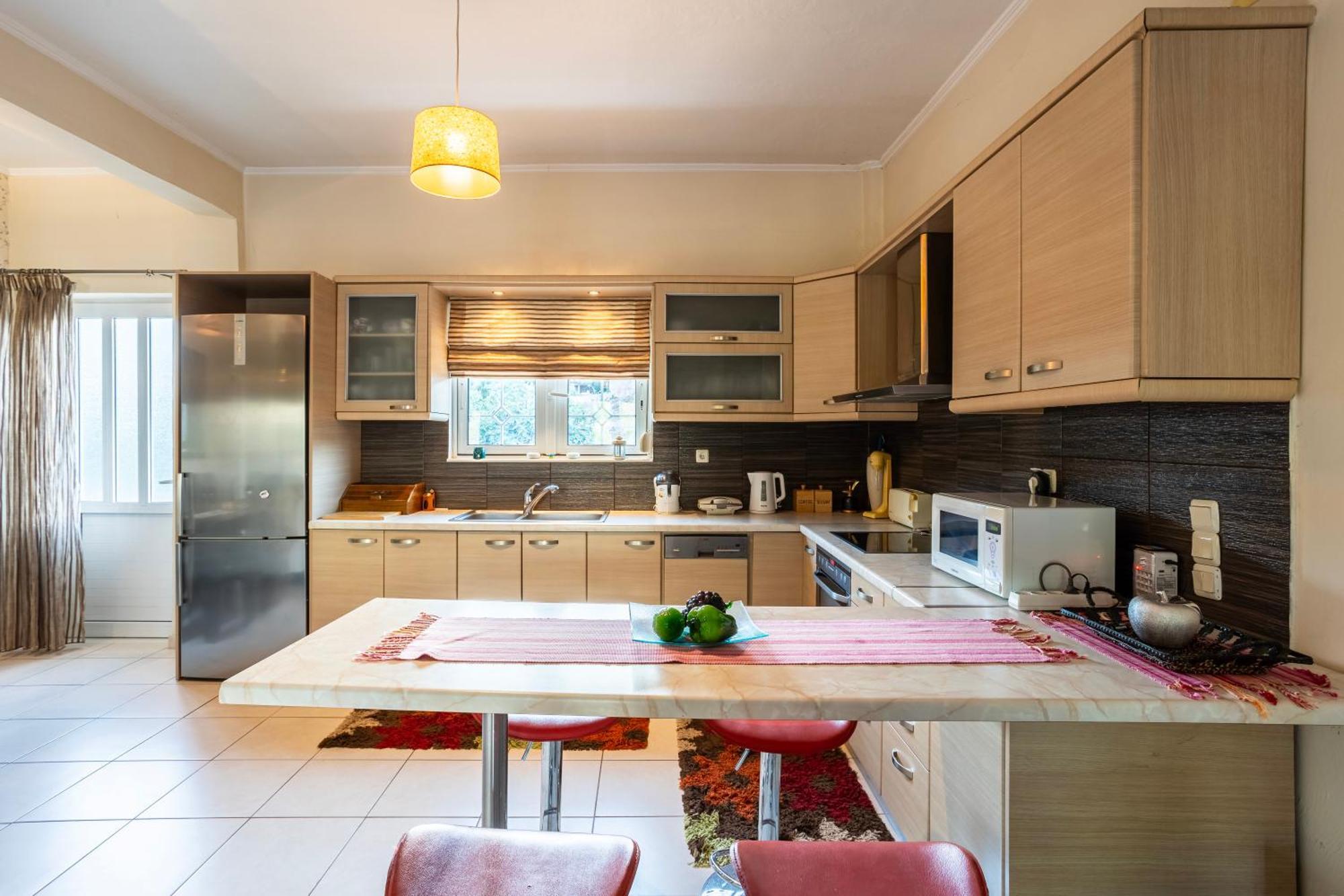 Kalamata'S Sunny Retreat Near The Historic Center Esterno foto