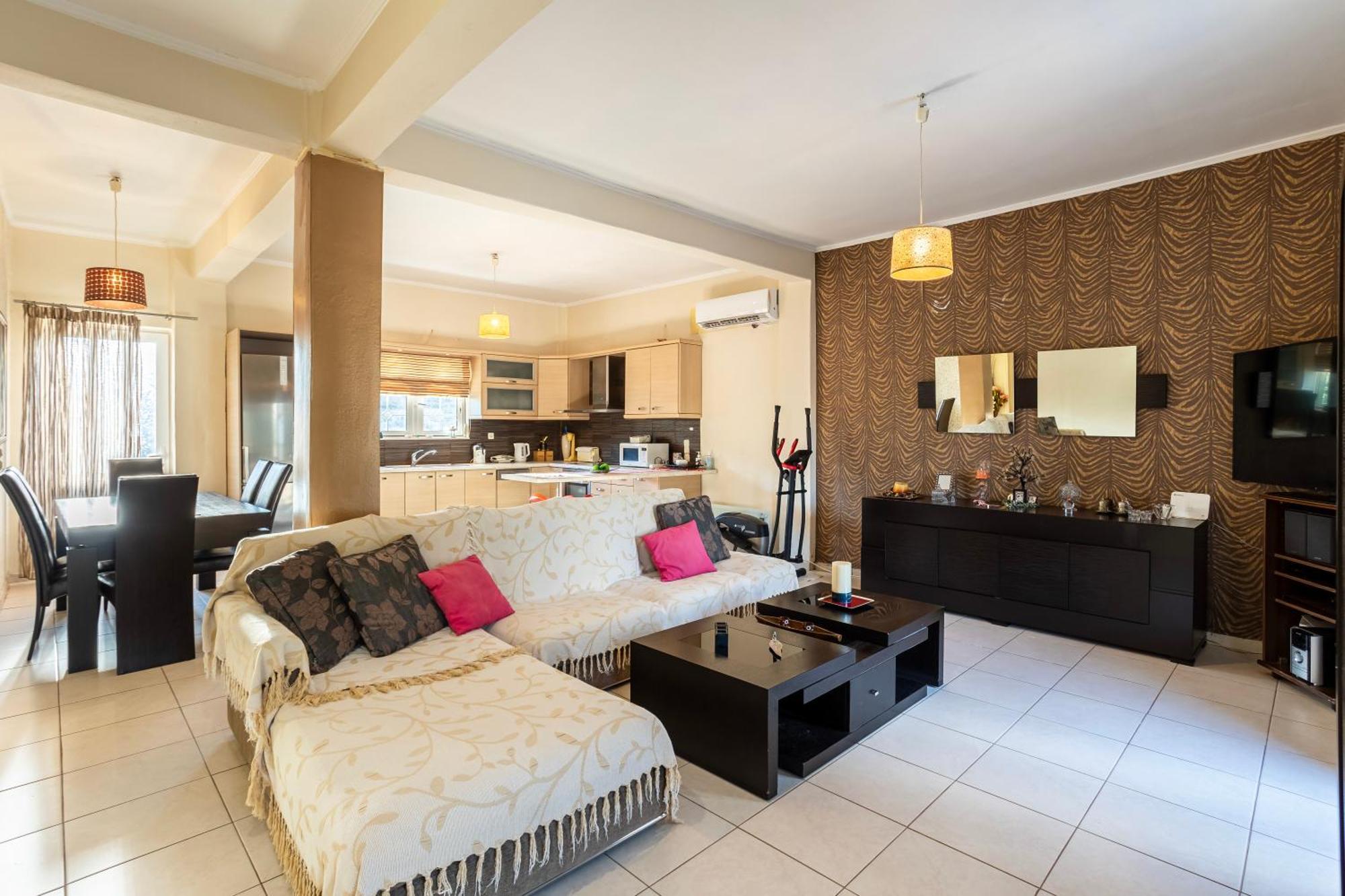 Kalamata'S Sunny Retreat Near The Historic Center Esterno foto