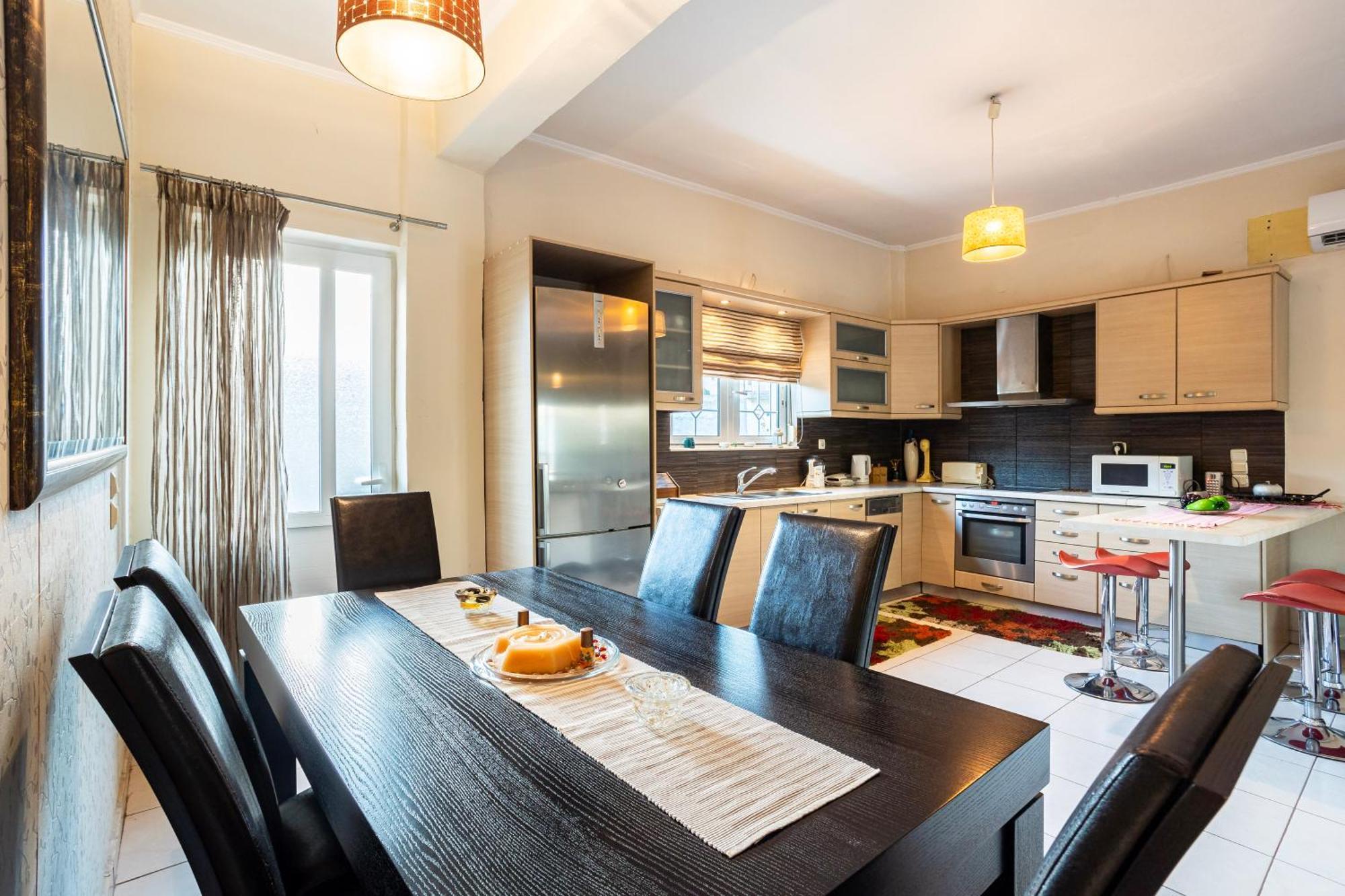 Kalamata'S Sunny Retreat Near The Historic Center Esterno foto