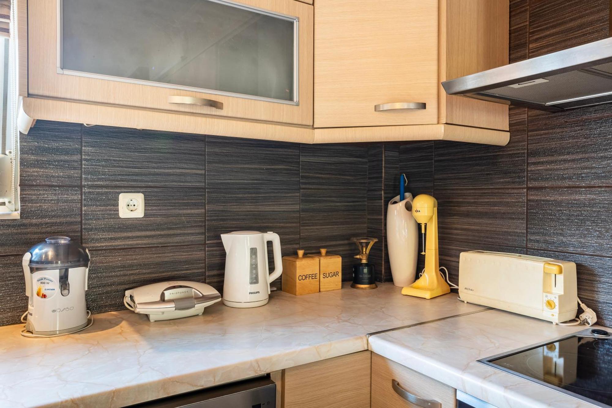 Kalamata'S Sunny Retreat Near The Historic Center Esterno foto