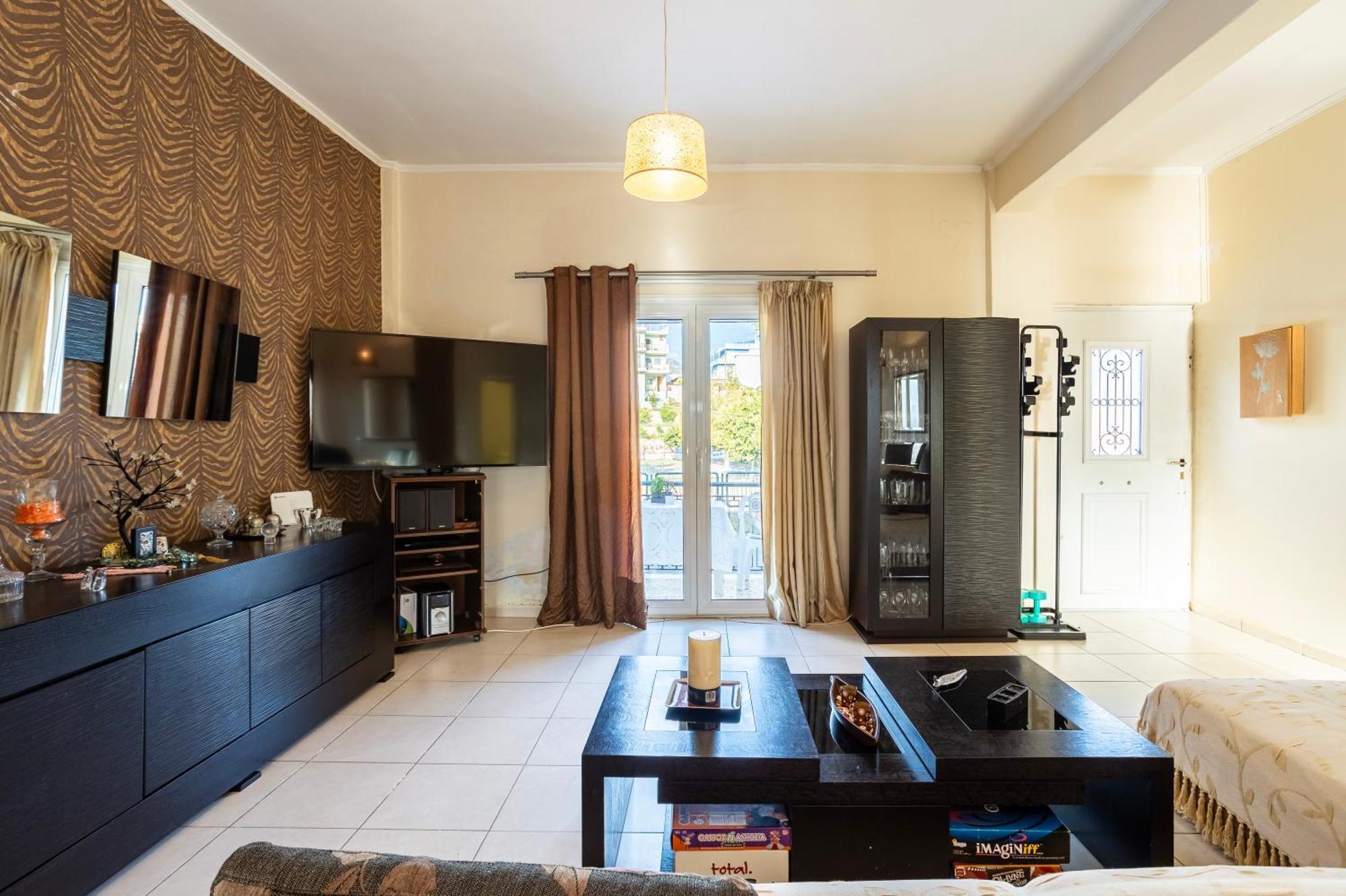 Kalamata'S Sunny Retreat Near The Historic Center Esterno foto